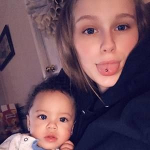 Meet your Posher, Macie